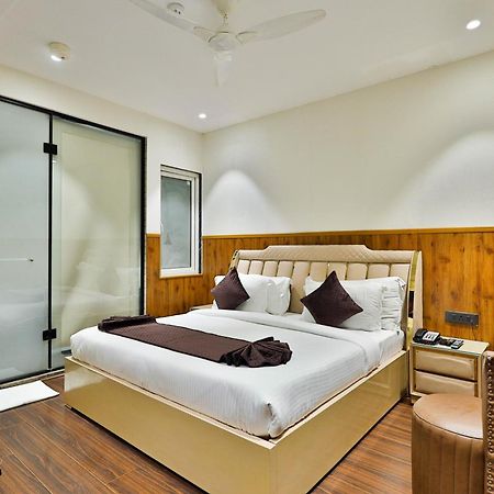 Clay Inn Hotels, Paschim Vihar デリー エクステリア 写真
