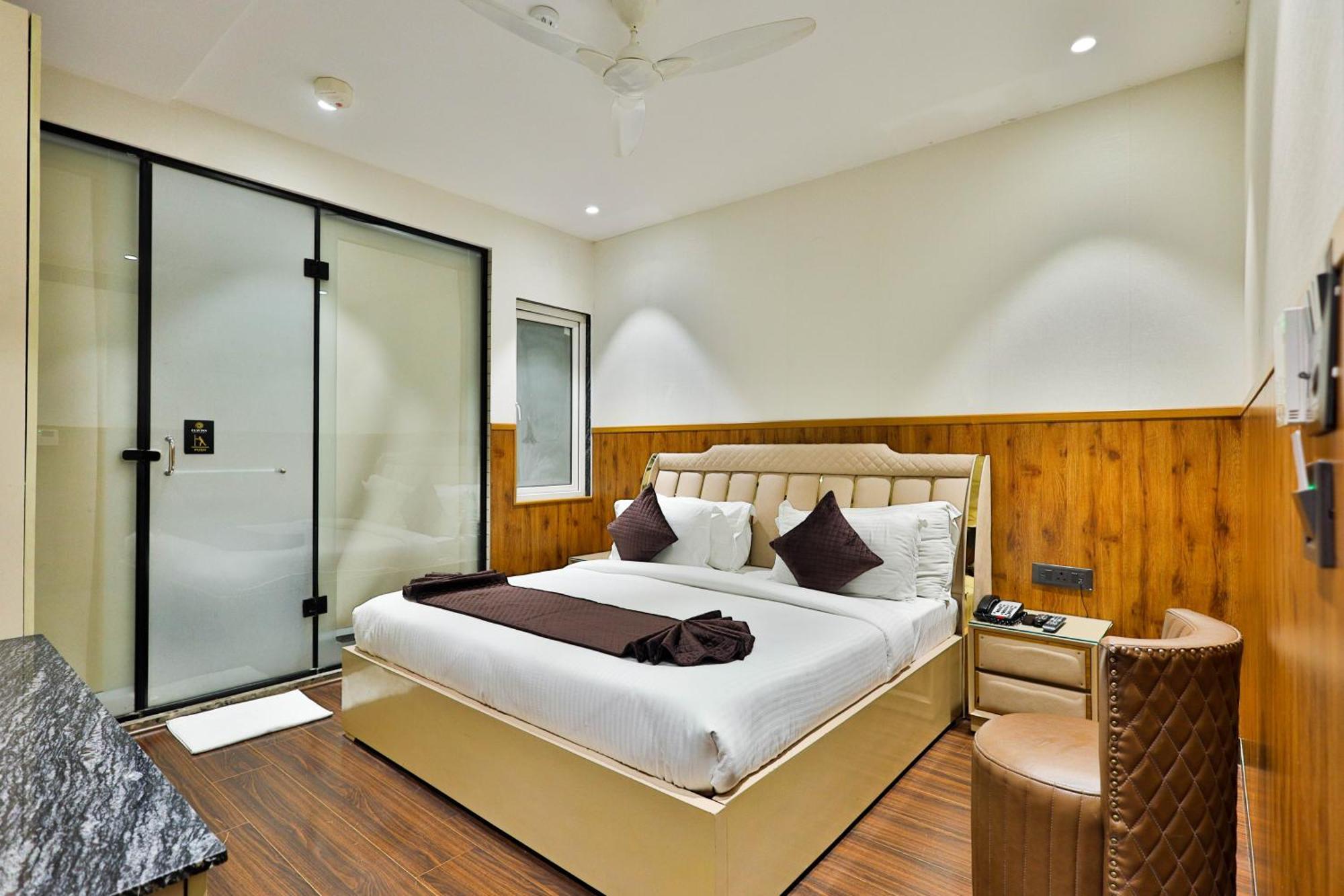 Clay Inn Hotels, Paschim Vihar デリー エクステリア 写真