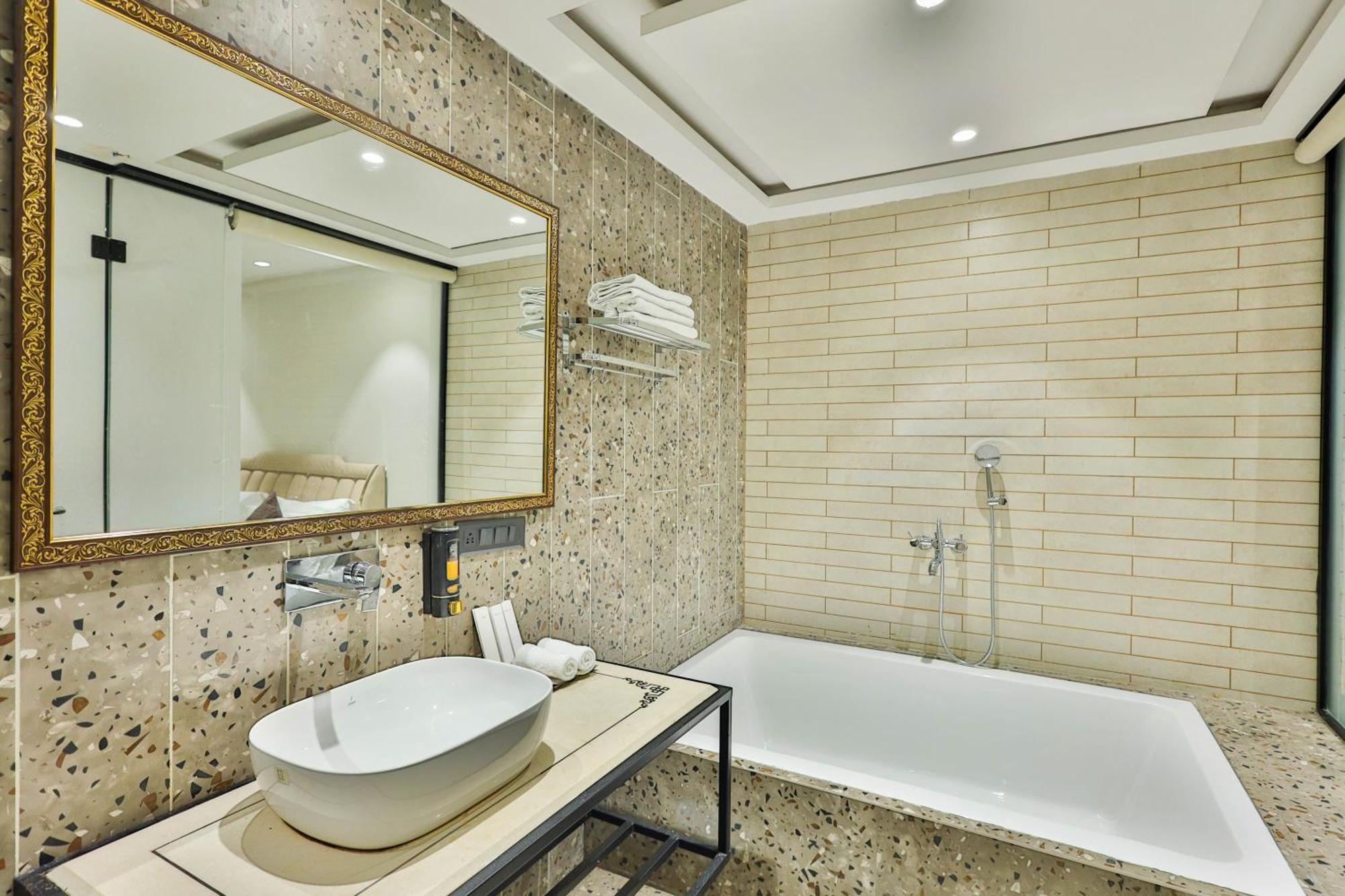 Clay Inn Hotels, Paschim Vihar デリー エクステリア 写真