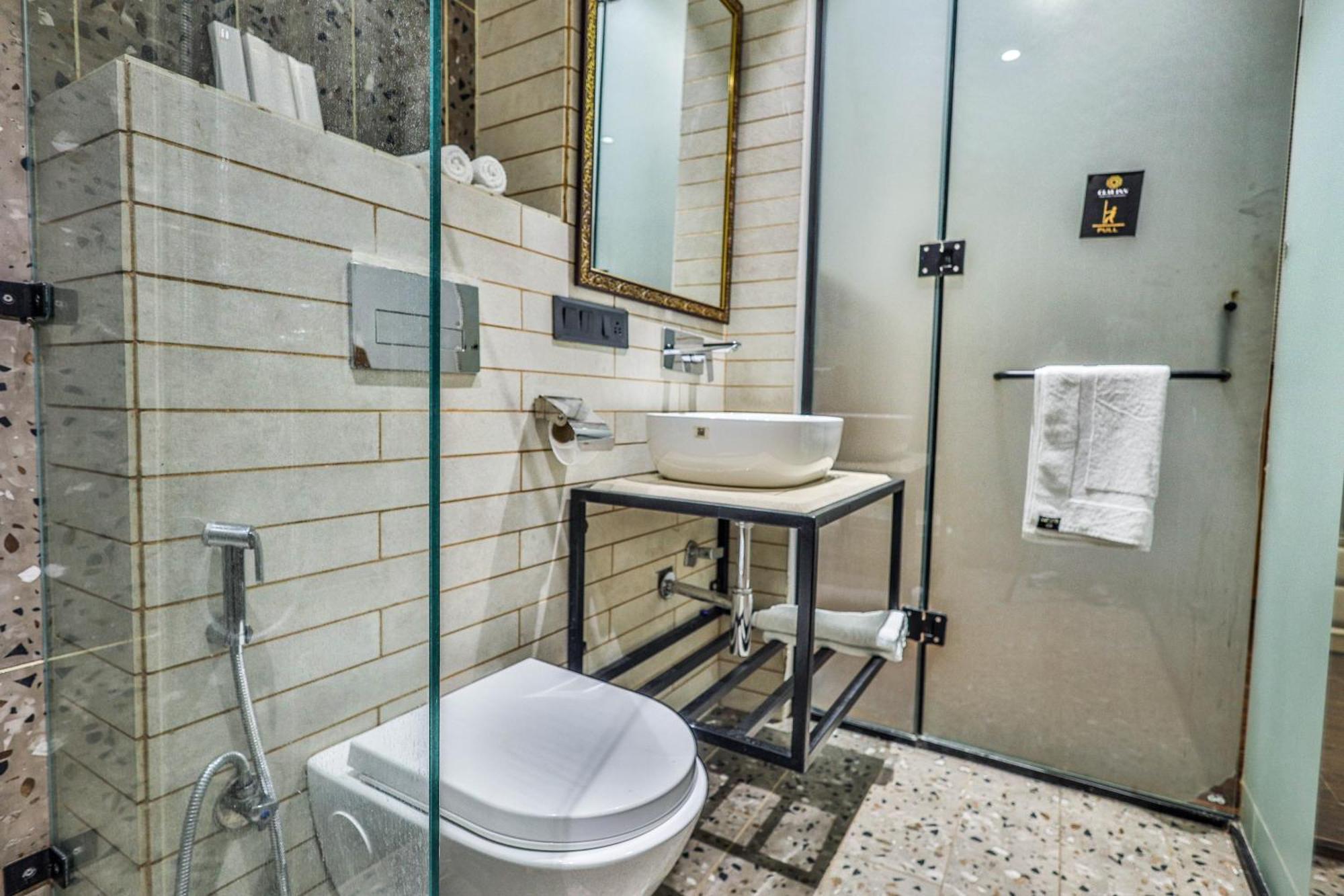Clay Inn Hotels, Paschim Vihar デリー エクステリア 写真